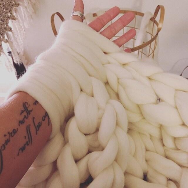 1 lb White Wool Roving