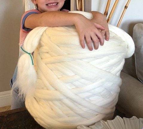 Spinning Wool MERINO 23 mic Super Soft Wonderful handfeel a Joy to Spin into yarn! Beginners and experianced Love our wool!