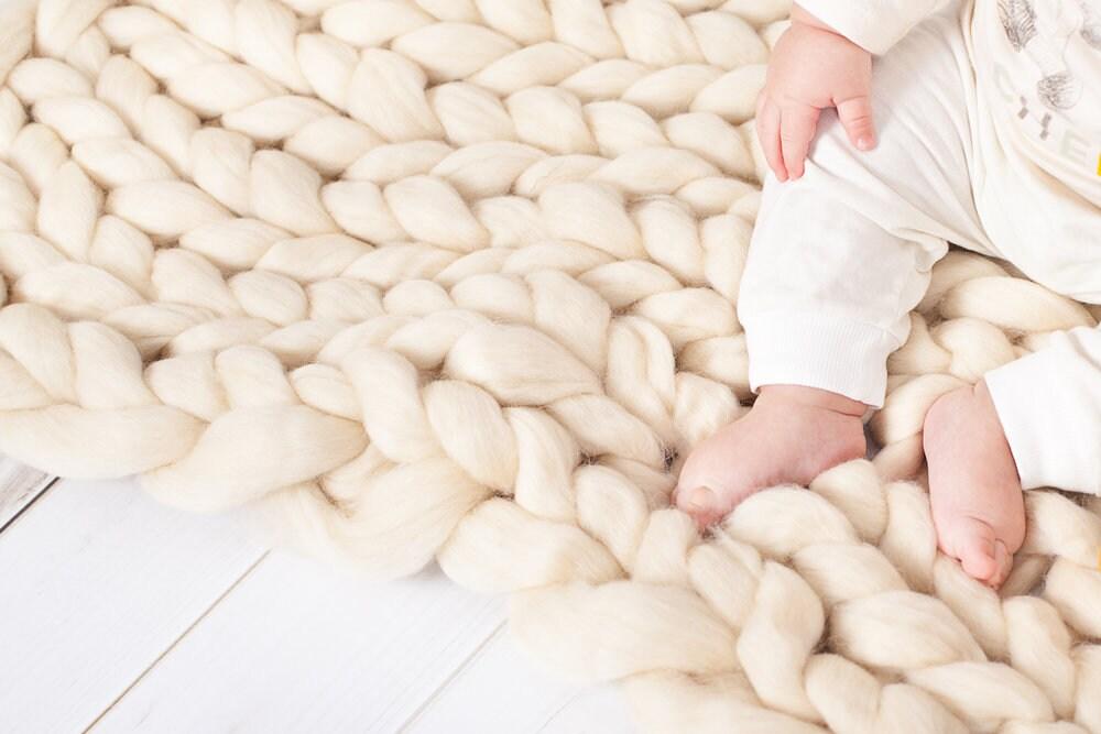 Chunky Knit Blanket Merino Wool 40" x 53" Throw Blanket Giant Knit, Extra Chunky Wool Blanket, Bulky Knit Blanket, Arm Knit Cozy,Chunky Knit
