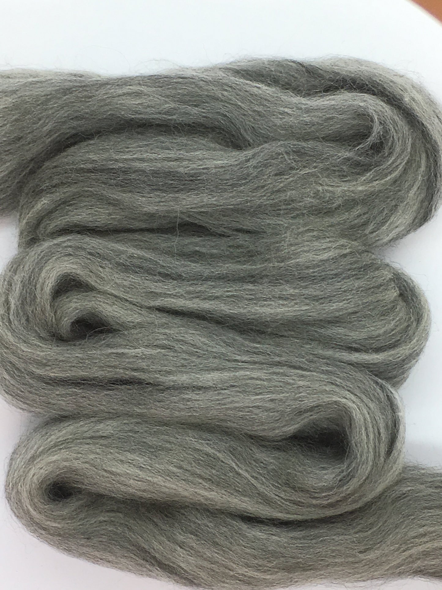 1 lb Gray Wool Roving