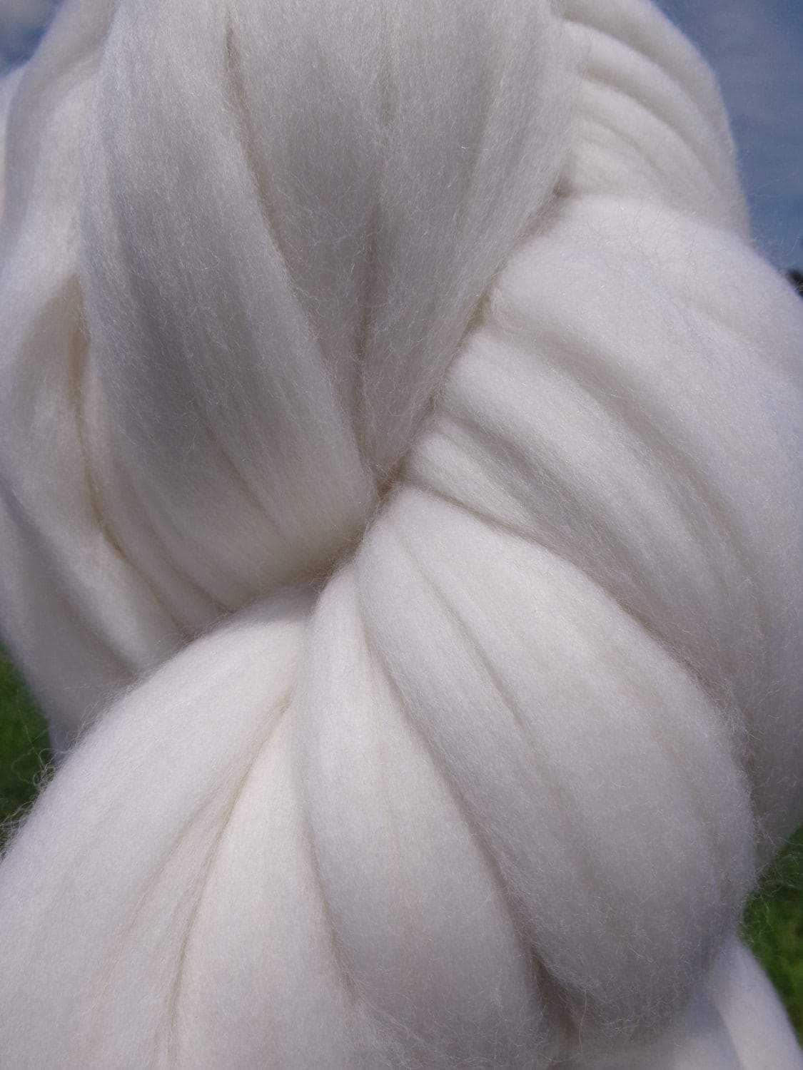 Diamond White Wool Top Roving